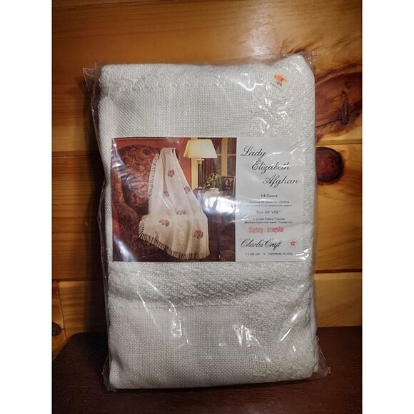 Charles Craft LADY ELIZABETH AFGHAN 14ct Cross Stitch fabric 48" x 58" Irregular - Picture 1 of 4